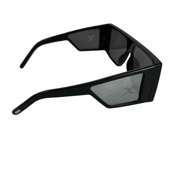 SUNGLASSES SUNGLASSES SHADES Brow Bar Black Plastic Frames Beach Vacation Summer - Picture 10 of 16